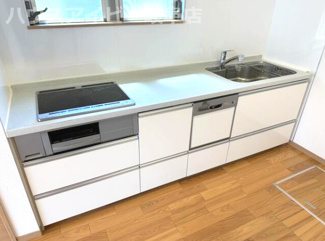 【キッチン】 | 岐阜市旦島中築11年！リフォーム済み！すぐに新しい生活が始められます♪リビング吹き抜け日当り良好♪ | 岐阜市旦島中築11年！リフォーム済み！すぐに新しい生活が始められます♪リビング吹き抜け日当り良好♪