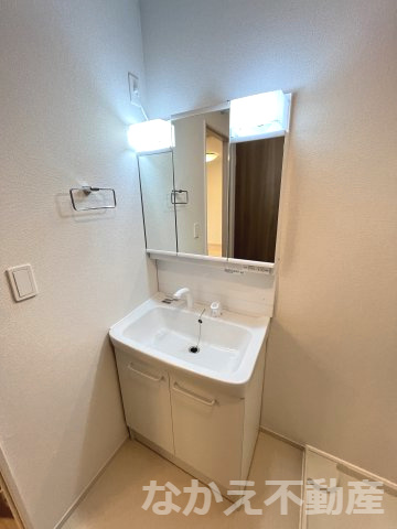 【洗面所】 | 脱衣スペースもあります