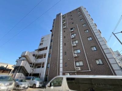 【外観】 | シャルマンフジ・ビルトモアー住吉・東粉浜 | 茶色を使った外観がひときわ目につく、重厚感を感じる印象のマンションです♪