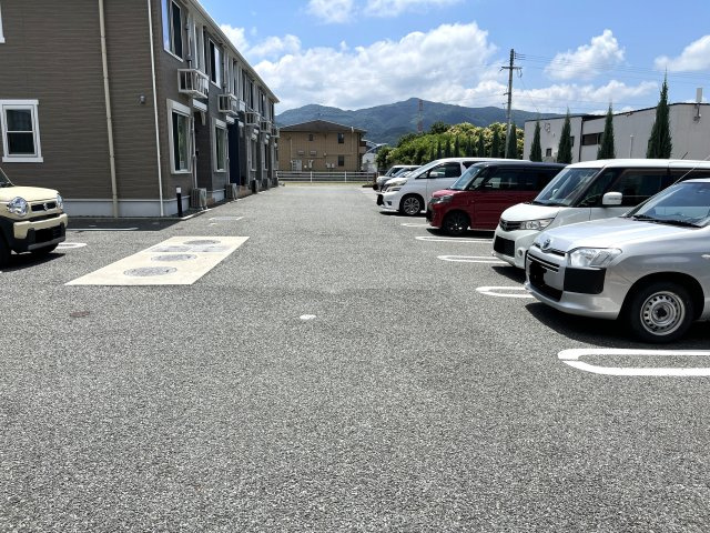 ＮＭＯＮ・ⅢＭの駐車場