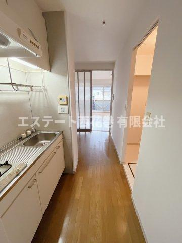 エデン西大通りのキッチン