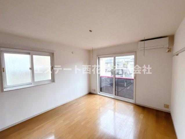 エデン西大通りの居間・リビング