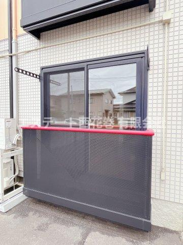 エデン西大通りのバルコニー