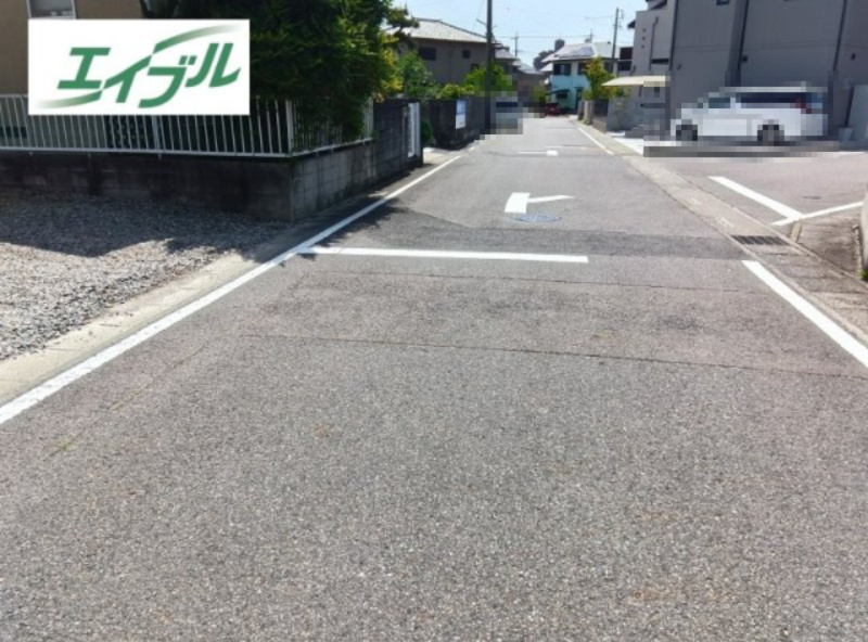 小牧市中央５丁目　売地の前面道路含む現地写真|北側道路になります