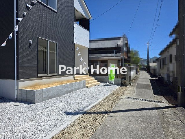 高知市種崎　新築戸建ての前面道路含む現地写真