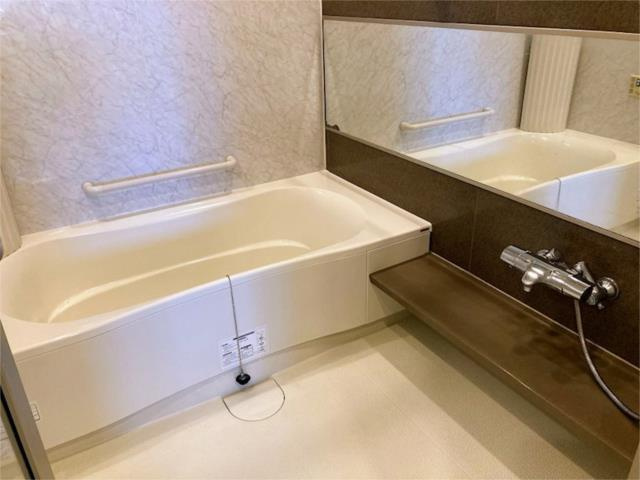 中古マンション　キャンファーローレルタワー豊橋の浴室|広々とした浴室 