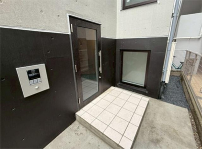 【エントランス】 | イスフール |  