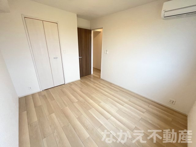 【寝室】 | 広々とした洋室です