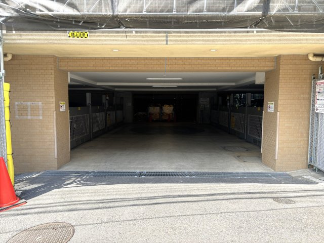 ランドステージたまプラーザⅡの駐車場