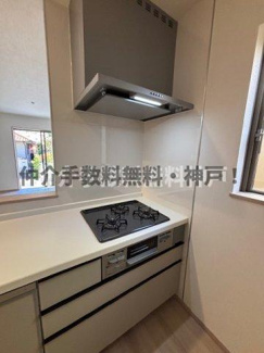 【キッチン】 | 神戸市垂水区桃山台6丁目　新築戸建1号棟　仲介手数料無料！ | きれいなキッチンです
