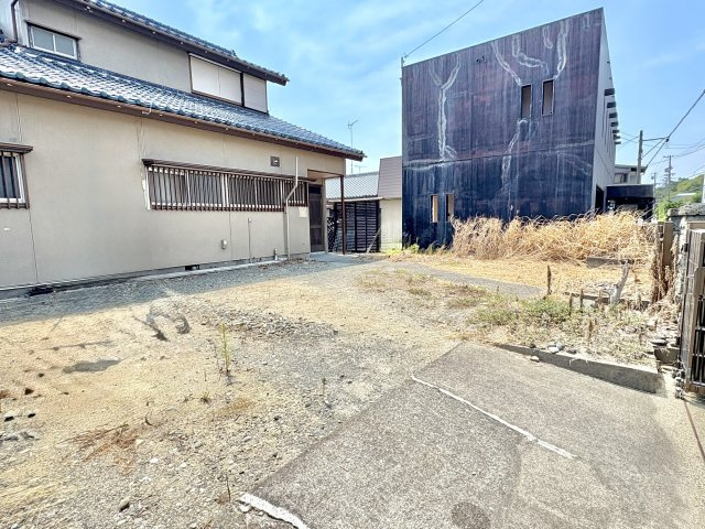 売中古戸建　中央区馬郡町の駐車場