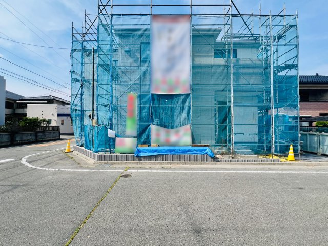 前橋朝日町1丁目の前面道路含む現地写真|前面道路広々で、駐車が苦手な方にもおススメ♪