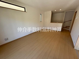 【居間・リビング】 | 神戸市垂水区桃山台6丁目　新築戸建2号棟　仲介手数料無料！ | ゆったり過ごせる居間です