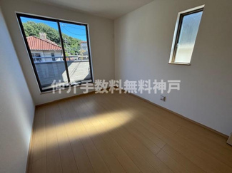 【洋室】 | 神戸市垂水区桃山台6丁目　新築戸建2号棟　仲介手数料無料！ | 使い勝手のいい洋室です