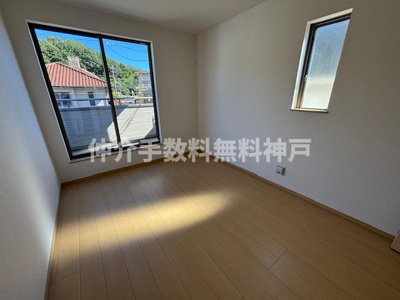 【洋室】 | 神戸市垂水区桃山台6丁目　新築戸建2号棟　仲介手数料無料！ | 使い勝手のいい洋室です