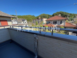 【バルコニー】 | 神戸市垂水区桃山台6丁目　新築戸建2号棟　仲介手数料無料！ | バルコニーからの眺めを楽しみながら食事をしませんか