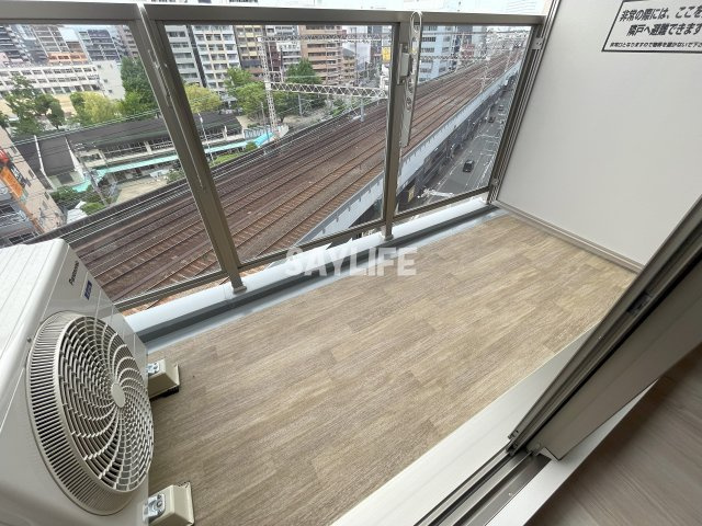 ArtizA京橋WESTのバルコニー