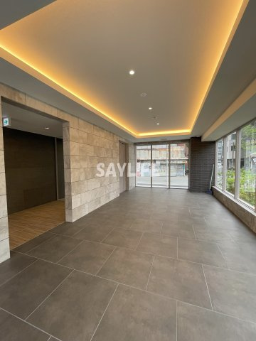 ArtizA京橋WESTのロビー