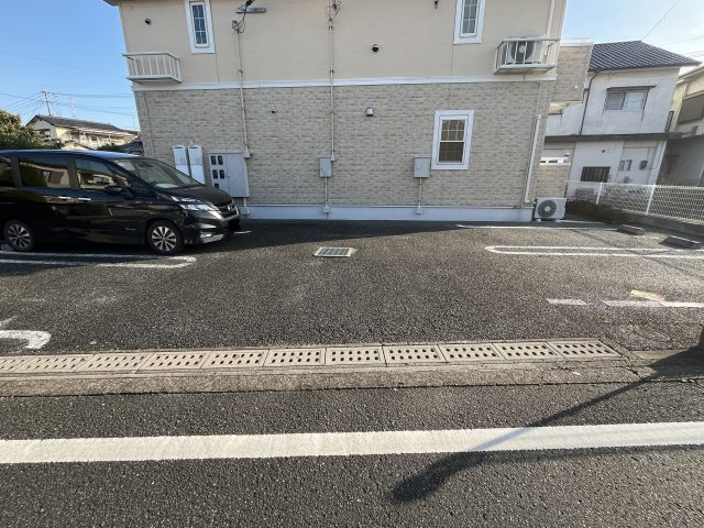 アテスウェイの駐車場