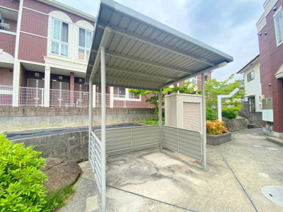 【その他共用部分】 | CasaPiccolino | 駐輪場は屋根がついており雨の日も困りません。