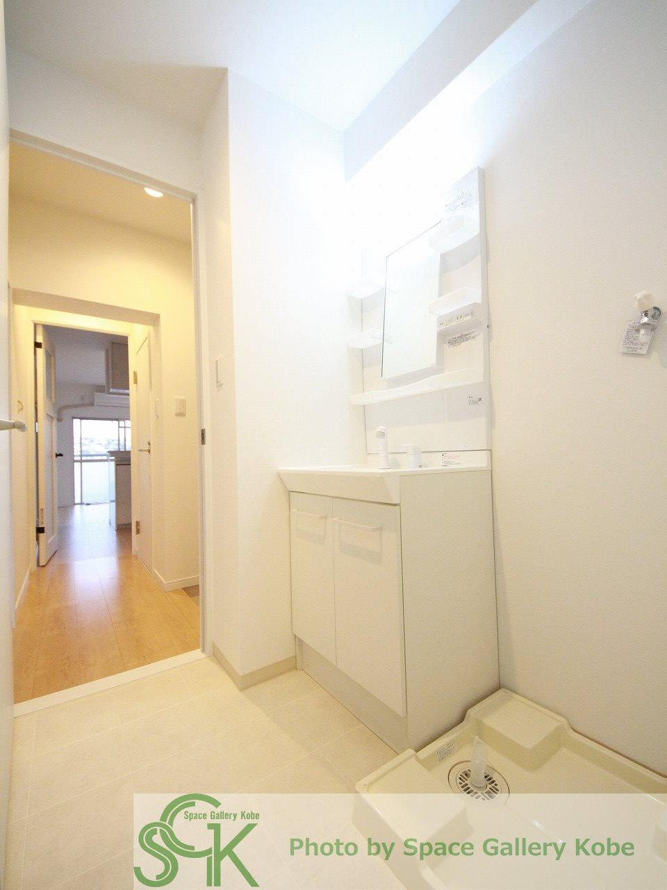 マンショントーメイの洗面所|※お部屋により仕様が異なる場合があります※