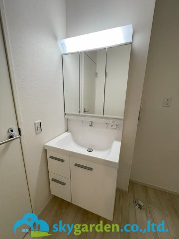 藤沢市鵠沼海岸2期　新築戸建　全3棟2号棟の独立洗面台