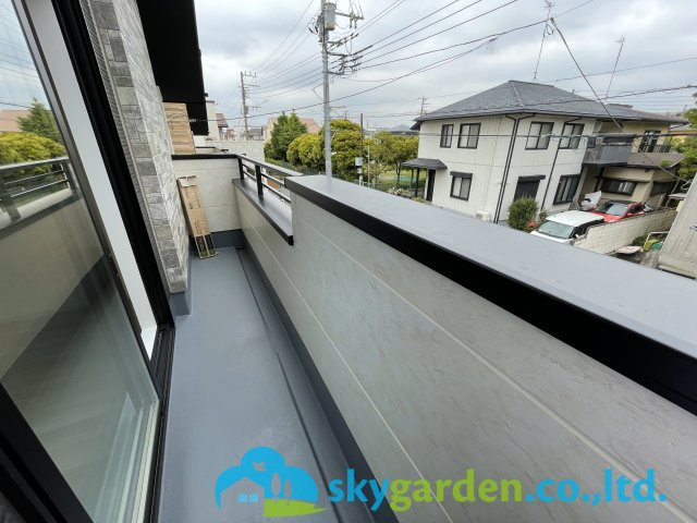 藤沢市鵠沼海岸2期　新築戸建　全3棟2号棟のバルコニー