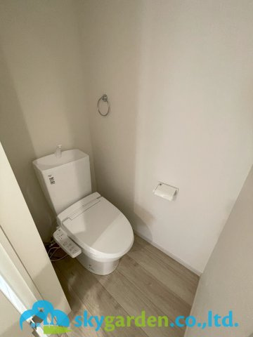 藤沢市鵠沼海岸2期　新築戸建　全3棟2号棟のトイレ|2階のトイレ