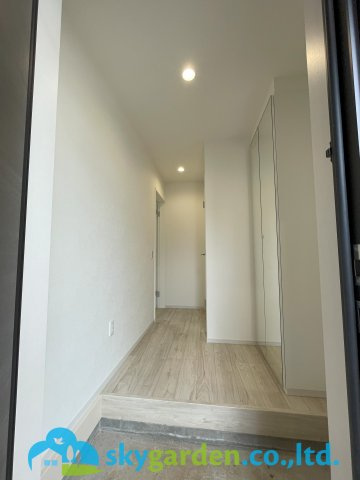 藤沢市鵠沼海岸2期　新築戸建　全3棟2号棟の玄関