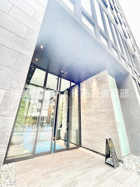 ジオタワー堺筋本町のエントランス