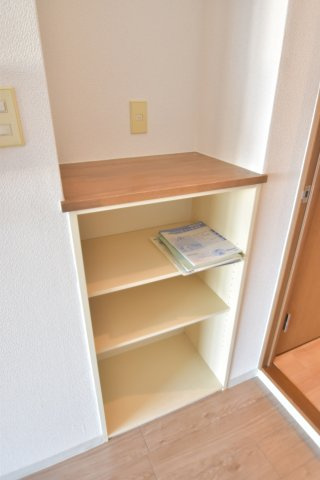 大阪市城東区古市１丁目の賃貸マンションの玄関