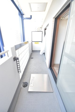 大阪市城東区古市１丁目の賃貸マンションのバルコニー