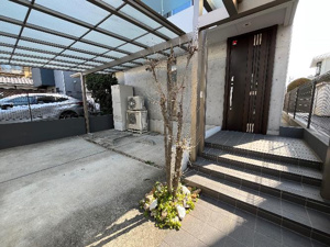 【駐車場】 | 車種制限はありますが2台駐車可能なカーポート付でご夫婦で1台ずつ車を所有できます