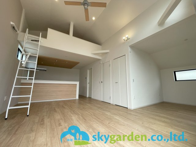 藤沢市鵠沼海岸2期　新築戸建　全3棟3号棟の居間・リビング