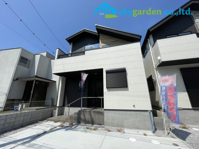 藤沢市鵠沼海岸2期　新築戸建　全3棟3号棟の外観|車種により並列２台駐車可