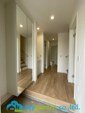 藤沢市鵠沼海岸2期　新築戸建　全3棟3号棟の玄関