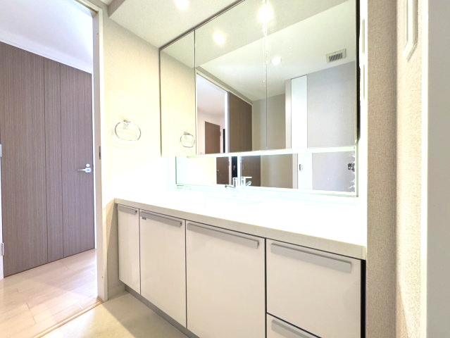 ジークレフ新神戸タワーの独立洗面台