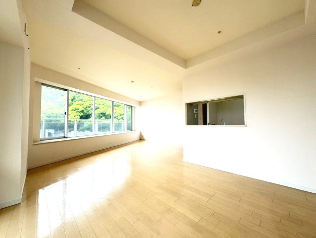 ジークレフ新神戸タワーの居間・リビング