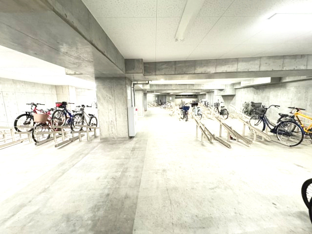 ジークレフ新神戸タワーの駐輪場