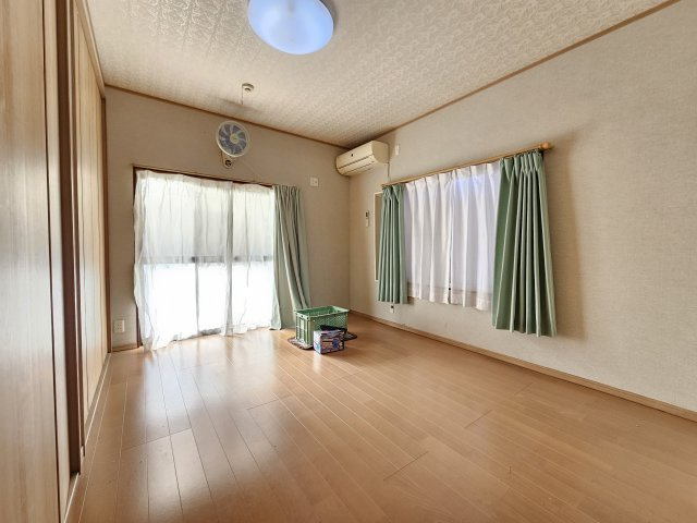 瑞浪市稲津町小里の洋室