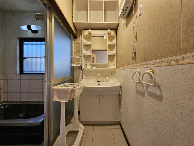 瑞浪市稲津町小里の独立洗面台