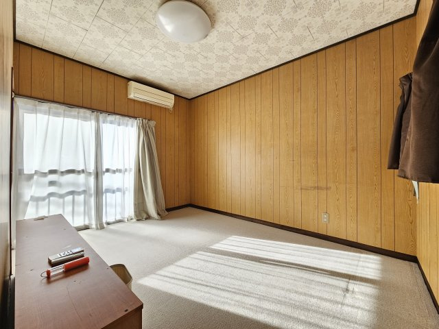 瑞浪市稲津町小里の洋室