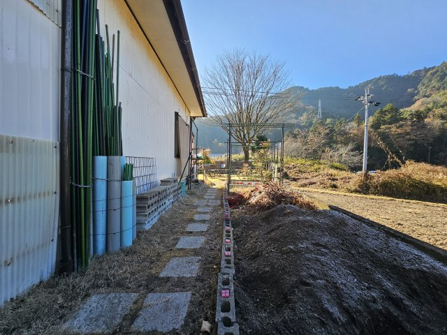 瑞浪市稲津町小里の庭