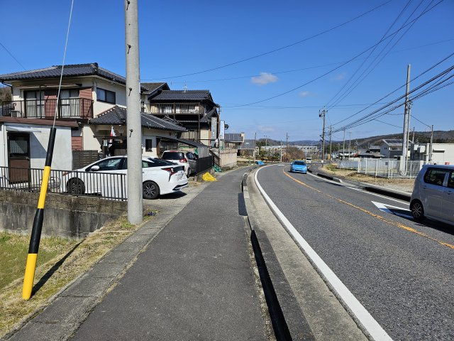 瑞浪市稲津町小里の前面道路含む現地写真