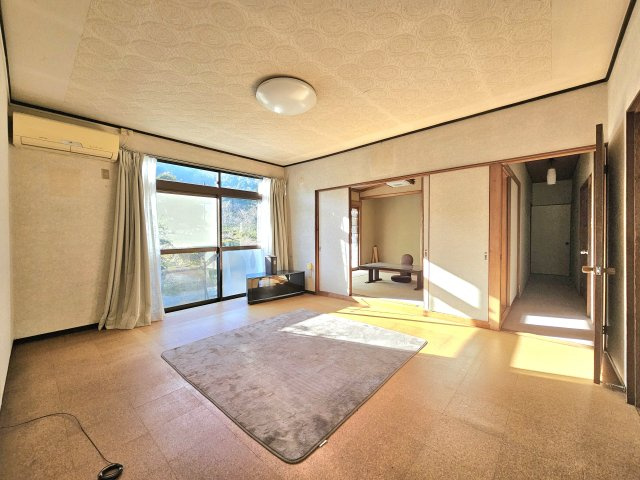 瑞浪市稲津町小里の居間・リビング