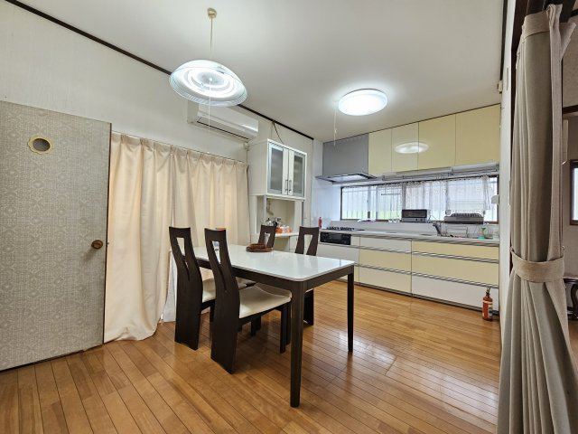 瑞浪市稲津町小里のダイニング