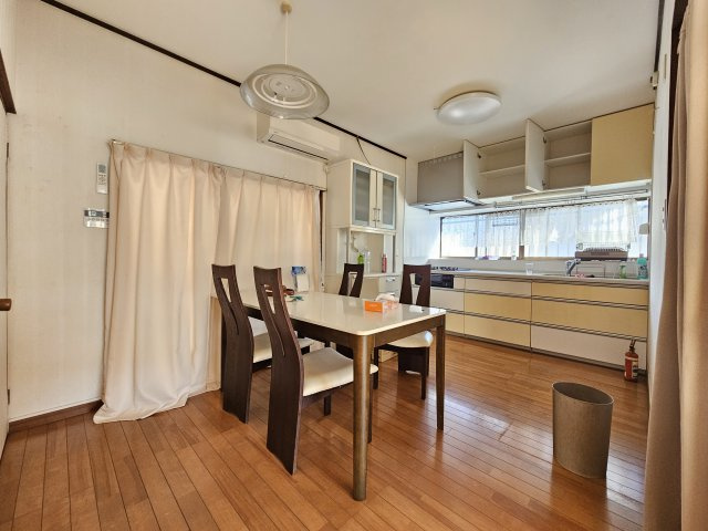 瑞浪市稲津町小里のダイニング