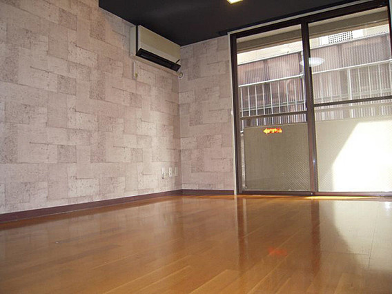 坂口ポートハイツの居間・リビング