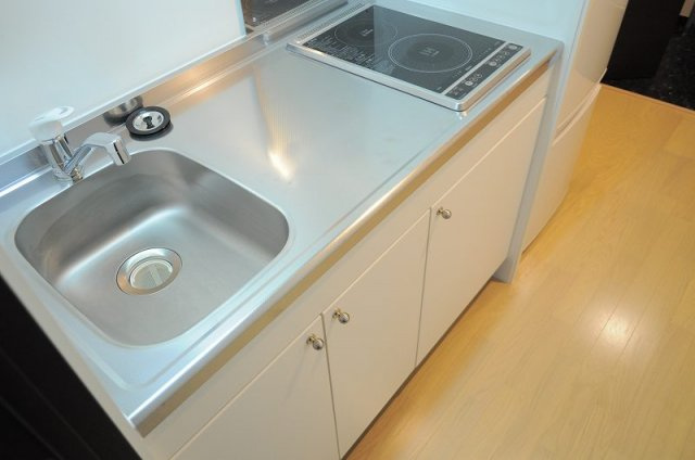 三木市大塚１丁目のアパートのキッチン