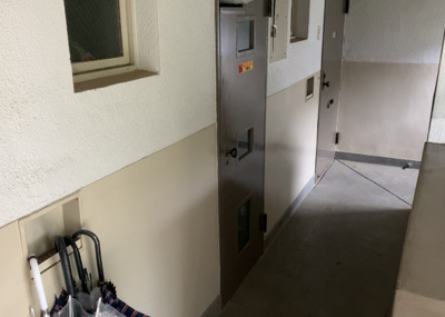 【その他共用部分】 | 緑ヶ丘第３住宅２３０２号棟 | 共用部分は、一棟の建物に住む区分所有者全員が共同で所有するとし、共用部分の管理、補修などは、区分所有者で形成される管理組合が行います。個人の判断で勝手に変更することはできませんので覚えておきましょう。